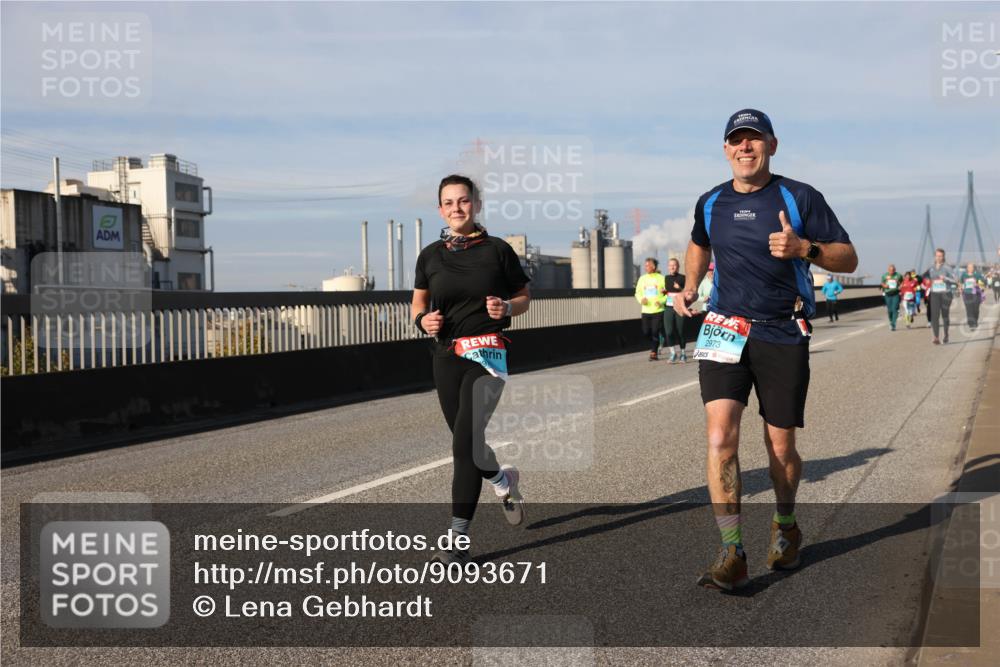 03.10.2025 - Köhlbrandbrückenlauf Lena Gebhardt http://msf.ph/oto/9093671 03.10.2025 10:08:53 Position 2 2973 meine-sportfotos.de