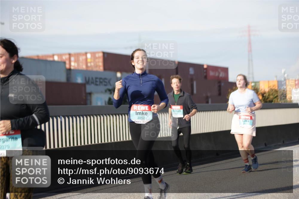 03.10.2025 - Köhlbrandbrückenlauf Jannik Wohlers http://msf.ph/oto/9093674 03.10.2025 10:12:17 Position 3 2879, 2252 meine-sportfotos.de