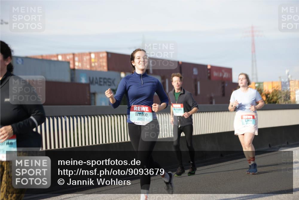 03.10.2025 - Köhlbrandbrückenlauf Jannik Wohlers http://msf.ph/oto/9093679 03.10.2025 10:12:17 Position 3 79, 2252, 1221 meine-sportfotos.de