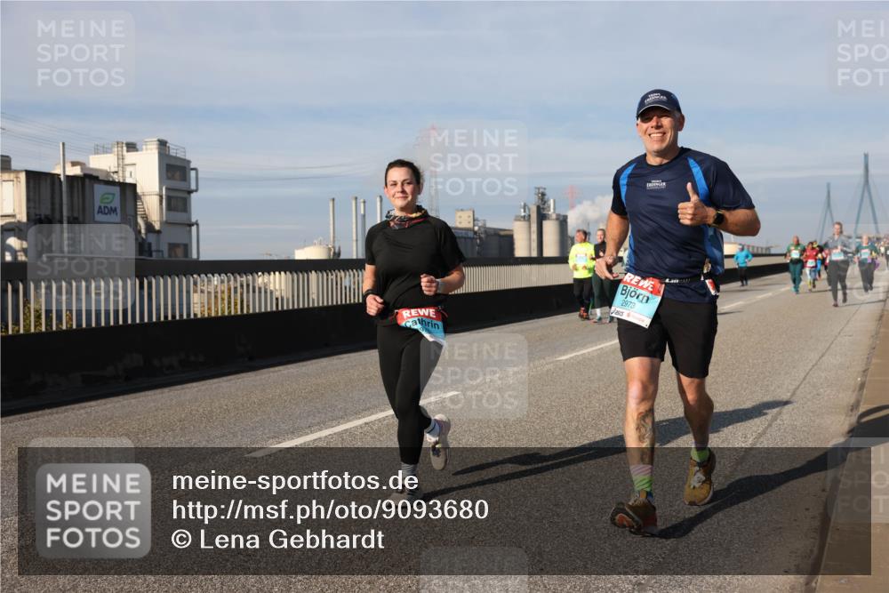 03.10.2025 - Köhlbrandbrückenlauf Lena Gebhardt http://msf.ph/oto/9093680 03.10.2025 10:08:53 Position 2 2973 meine-sportfotos.de