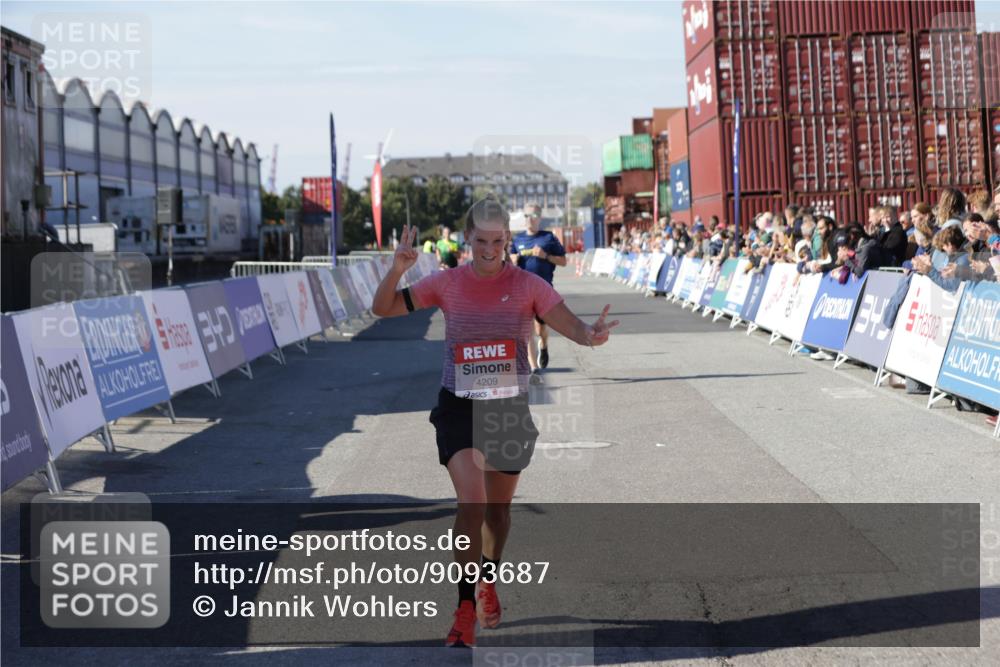 03.10.2025 - Köhlbrandbrückenlauf Jannik Wohlers http://msf.ph/oto/9093687 03.10.2025 12:54:36 Ziel 4023, 4060, 4106, 4209, 6683 meine-sportfotos.de