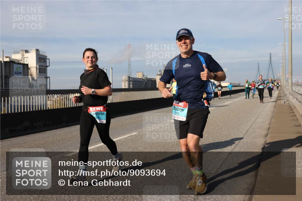 03.10.2025 - Köhlbrandbrückenlauf Lena Gebhardt http://msf.ph/oto/9093694 03.10.2025 10:08:53 Position 2 976, 2973 meine-sportfotos.de