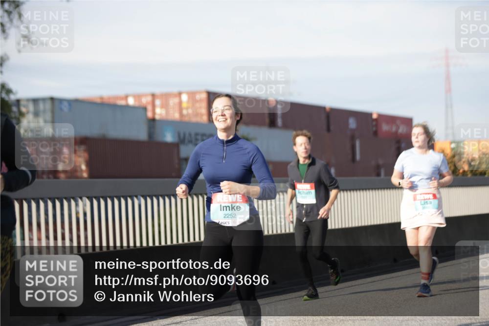 03.10.2025 - Köhlbrandbrückenlauf Jannik Wohlers http://msf.ph/oto/9093696 03.10.2025 10:12:17 Position 3 2252 meine-sportfotos.de