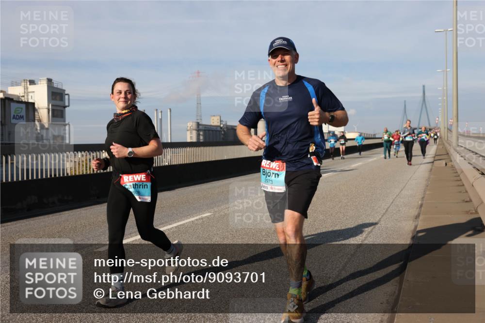 03.10.2025 - Köhlbrandbrückenlauf Lena Gebhardt http://msf.ph/oto/9093701 03.10.2025 10:08:53 Position 2 976, 2973 meine-sportfotos.de