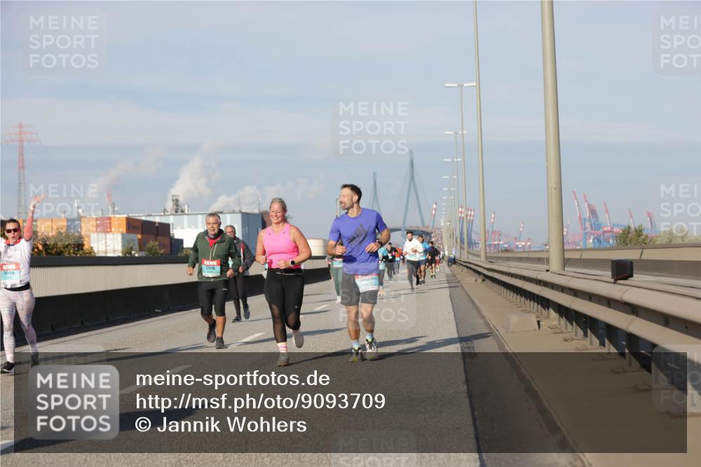 03.10.2025 - Köhlbrandbrückenlauf Jannik Wohlers http://msf.ph/oto/9093709 03.10.2025 10:00:45 Position 3 1212 meine-sportfotos.de