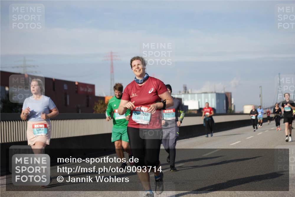 03.10.2025 - Köhlbrandbrückenlauf Jannik Wohlers http://msf.ph/oto/9093714 03.10.2025 10:12:19 Position 3 2688, 2332 meine-sportfotos.de
