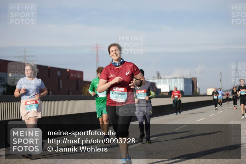 03.10.2025 - Köhlbrandbrückenlauf Jannik Wohlers http://msf.ph/oto/9093728 03.10.2025 10:12:19 Position 3 2332 meine-sportfotos.de