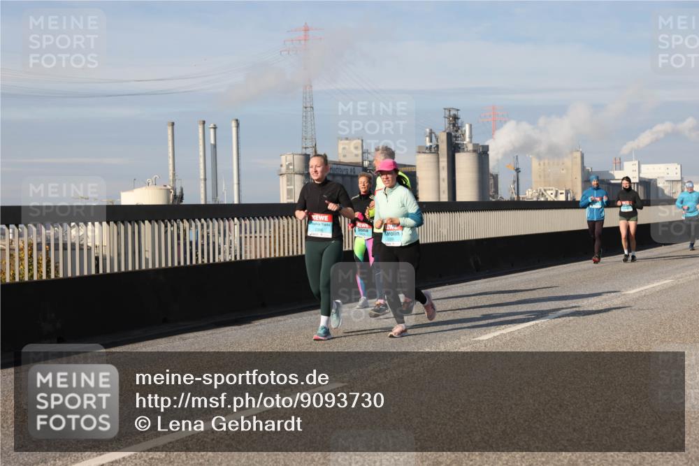 03.10.2025 - Köhlbrandbrückenlauf Lena Gebhardt http://msf.ph/oto/9093730 03.10.2025 10:08:56 Position 2 2386 meine-sportfotos.de