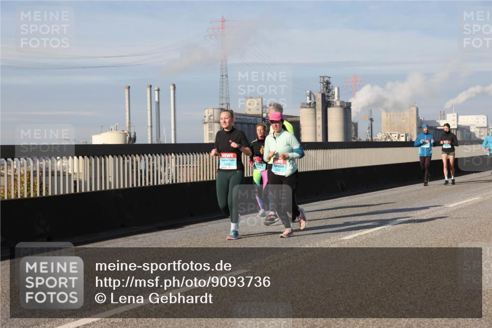 03.10.2025 - Köhlbrandbrückenlauf Lena Gebhardt http://msf.ph/oto/9093736 03.10.2025 10:08:56 Position 2 2386 meine-sportfotos.de