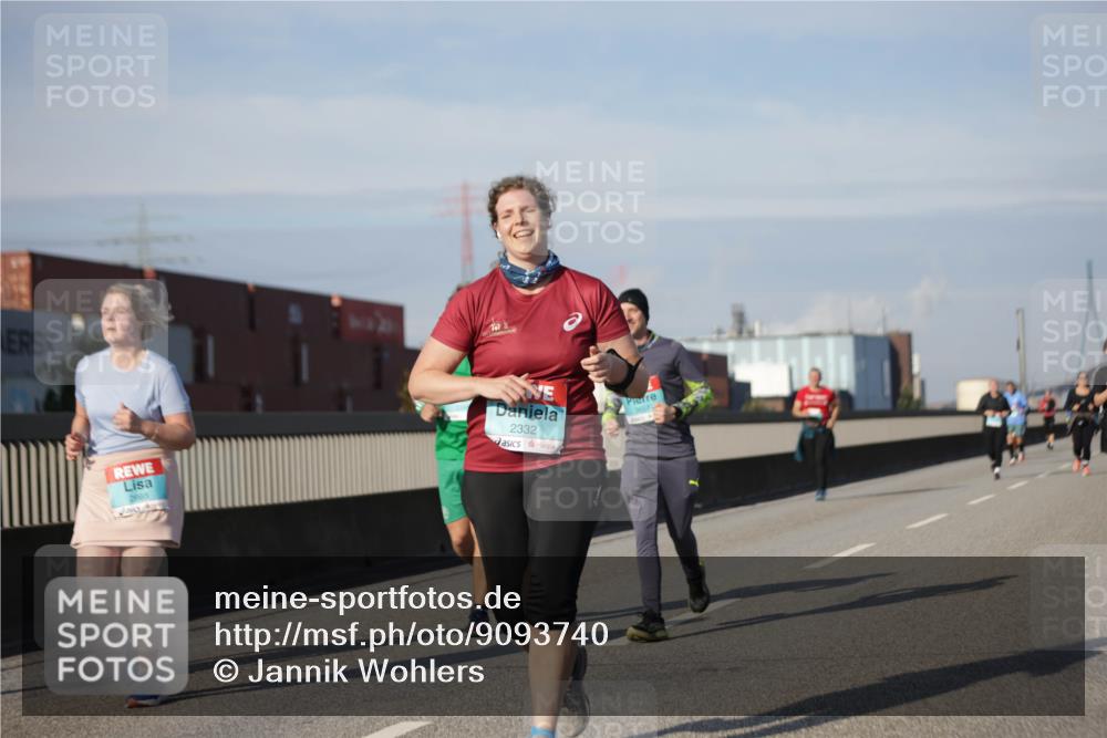 03.10.2025 - Köhlbrandbrückenlauf Jannik Wohlers http://msf.ph/oto/9093740 03.10.2025 10:12:19 Position 3 2668, 2332 meine-sportfotos.de
