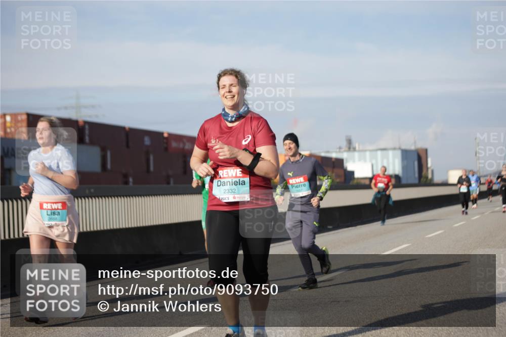 03.10.2025 - Köhlbrandbrückenlauf Jannik Wohlers http://msf.ph/oto/9093750 03.10.2025 10:12:19 Position 3 2668, 2332 meine-sportfotos.de