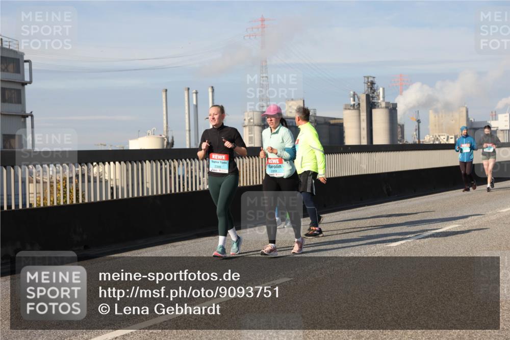 03.10.2025 - Köhlbrandbrückenlauf Lena Gebhardt http://msf.ph/oto/9093751 03.10.2025 10:08:56 Position 2 2386, 2359 meine-sportfotos.de