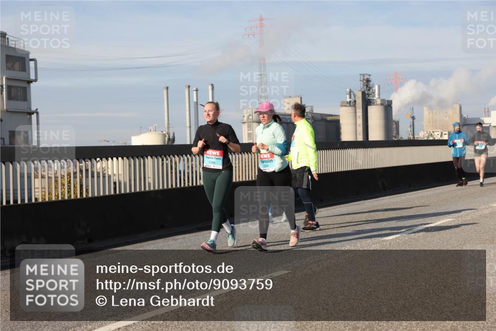 03.10.2025 - Köhlbrandbrückenlauf Lena Gebhardt http://msf.ph/oto/9093759 03.10.2025 10:08:56 Position 2 2386, 2359 meine-sportfotos.de