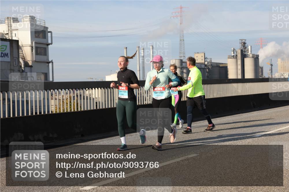 03.10.2025 - Köhlbrandbrückenlauf Lena Gebhardt http://msf.ph/oto/9093766 03.10.2025 10:08:57 Position 2  meine-sportfotos.de
