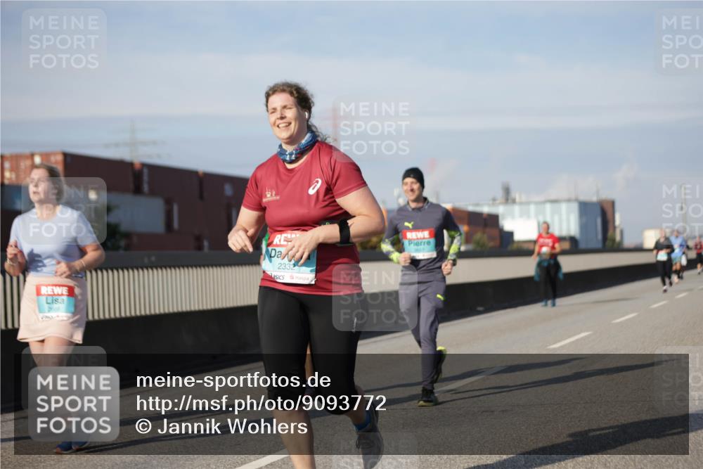 03.10.2025 - Köhlbrandbrückenlauf Jannik Wohlers http://msf.ph/oto/9093772 03.10.2025 10:12:19 Position 3 2332 meine-sportfotos.de