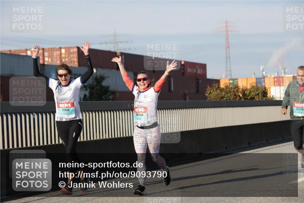 03.10.2025 - Köhlbrandbrückenlauf Jannik Wohlers http://msf.ph/oto/9093790 03.10.2025 10:00:46 Position 3 1671, 1659, 3488 meine-sportfotos.de