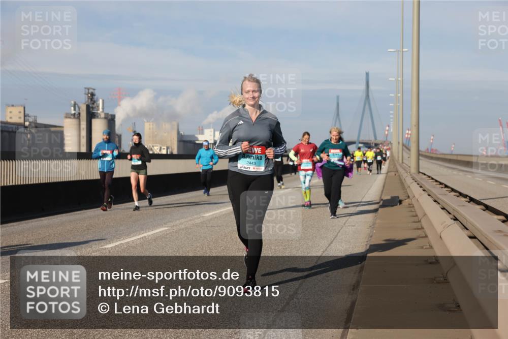 03.10.2025 - Köhlbrandbrückenlauf Lena Gebhardt http://msf.ph/oto/9093815 03.10.2025 10:08:59 Position 2 2443 meine-sportfotos.de
