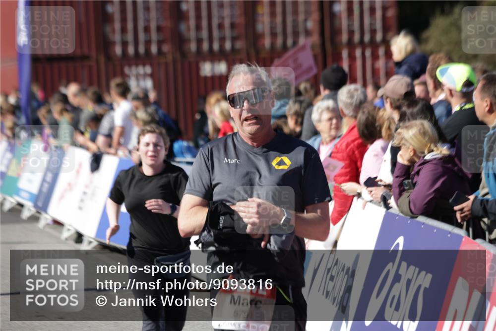 03.10.2025 - Köhlbrandbrückenlauf Jannik Wohlers http://msf.ph/oto/9093816 03.10.2025 13:20:26 Ziel 4385, 4570, 4571, 4591, 4672, 4739, 4859, 4994, 5082, 5144, 5160, 5208, 5631, 5672, 5683, 5790, 5850, 6035, 6136 meine-sportfotos.de