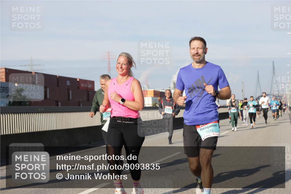 03.10.2025 - Köhlbrandbrückenlauf Jannik Wohlers http://msf.ph/oto/9093835 03.10.2025 10:00:47 Position 3 1212 meine-sportfotos.de