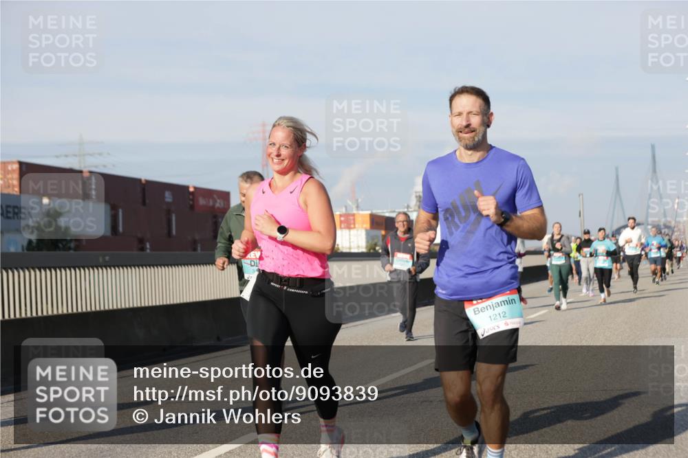 03.10.2025 - Köhlbrandbrückenlauf Jannik Wohlers http://msf.ph/oto/9093839 03.10.2025 10:00:47 Position 3 1212 meine-sportfotos.de