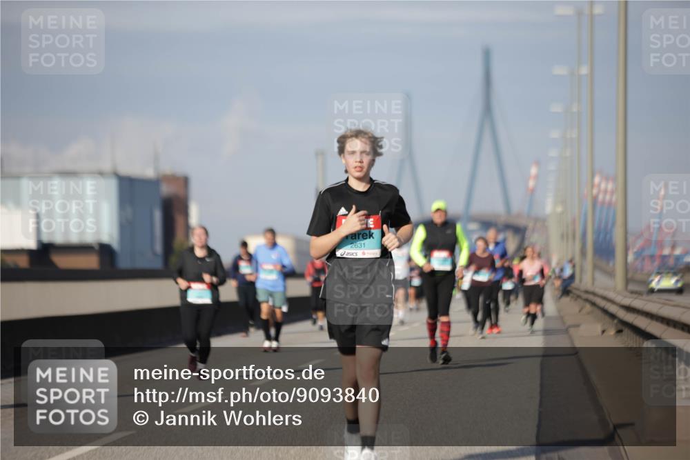 03.10.2025 - Köhlbrandbrückenlauf Jannik Wohlers http://msf.ph/oto/9093840 03.10.2025 10:12:23 Position 3 2631 meine-sportfotos.de