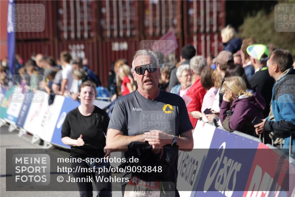 03.10.2025 - Köhlbrandbrückenlauf Jannik Wohlers http://msf.ph/oto/9093848 03.10.2025 13:20:26 Ziel 4385, 4570, 4571, 4591, 4672, 4739, 4859, 4994, 5082, 5144, 5160, 5208, 5631, 5672, 5683, 5790, 5850, 6035, 6136 meine-sportfotos.de
