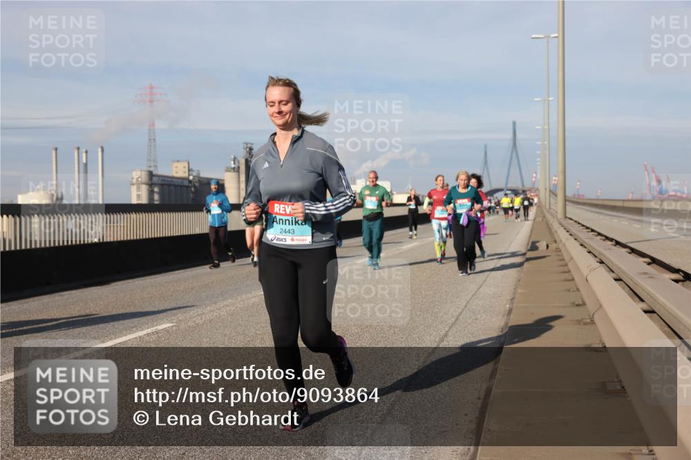 03.10.2025 - Köhlbrandbrückenlauf Lena Gebhardt http://msf.ph/oto/9093864 03.10.2025 10:09:00 Position 2 2443 meine-sportfotos.de