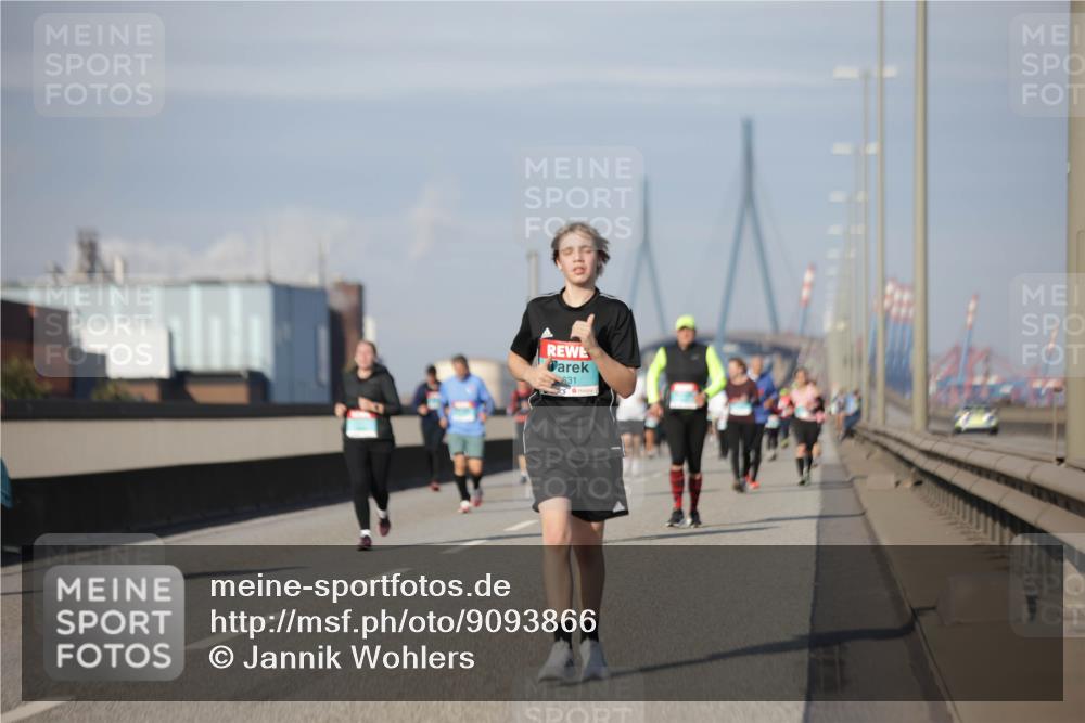 03.10.2025 - Köhlbrandbrückenlauf Jannik Wohlers http://msf.ph/oto/9093866 03.10.2025 10:12:23 Position 3 631 meine-sportfotos.de