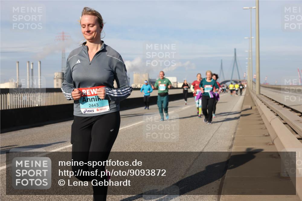 03.10.2025 - Köhlbrandbrückenlauf Lena Gebhardt http://msf.ph/oto/9093872 03.10.2025 10:09:00 Position 2 2443 meine-sportfotos.de