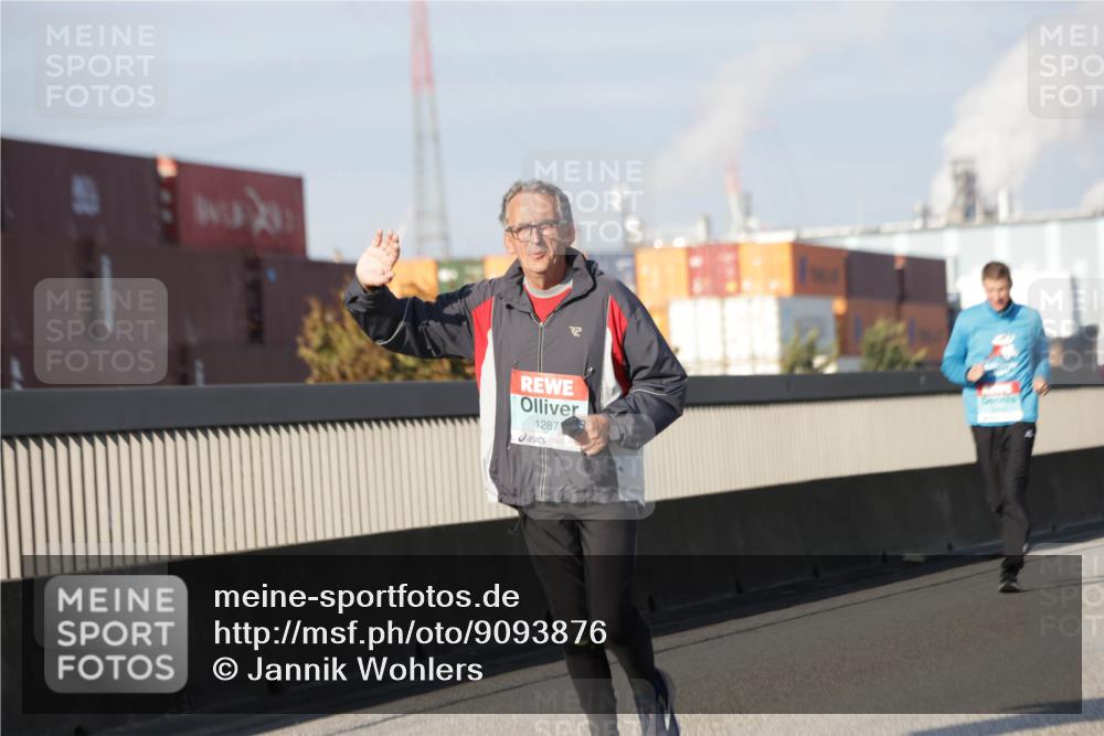 03.10.2025 - Köhlbrandbrückenlauf Jannik Wohlers http://msf.ph/oto/9093876 03.10.2025 10:00:49 Position 3 1287 meine-sportfotos.de