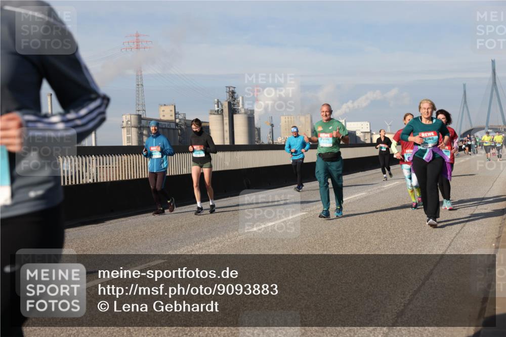 03.10.2025 - Köhlbrandbrückenlauf Lena Gebhardt http://msf.ph/oto/9093883 03.10.2025 10:09:01 Position 2  meine-sportfotos.de