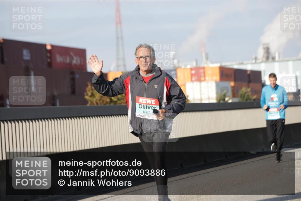03.10.2025 - Köhlbrandbrückenlauf Jannik Wohlers http://msf.ph/oto/9093886 03.10.2025 10:00:49 Position 3 1287 meine-sportfotos.de