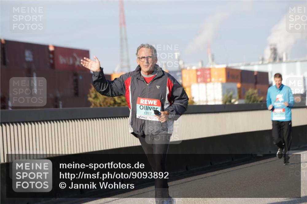 03.10.2025 - Köhlbrandbrückenlauf Jannik Wohlers http://msf.ph/oto/9093892 03.10.2025 10:00:49 Position 3 1287 meine-sportfotos.de