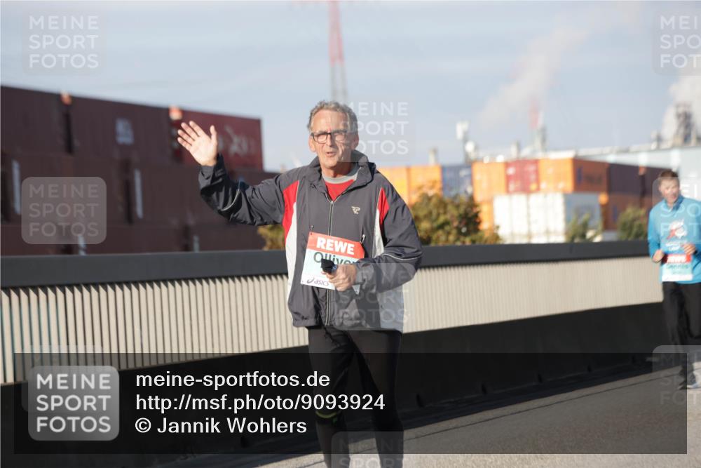 03.10.2025 - Köhlbrandbrückenlauf Jannik Wohlers http://msf.ph/oto/9093924 03.10.2025 10:00:50 Position 3  meine-sportfotos.de