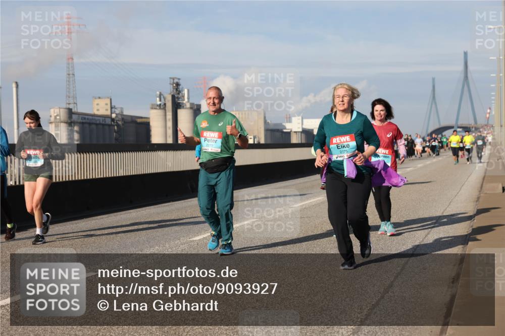 03.10.2025 - Köhlbrandbrückenlauf Lena Gebhardt http://msf.ph/oto/9093927 03.10.2025 10:09:02 Position 2 2272, 2175 meine-sportfotos.de