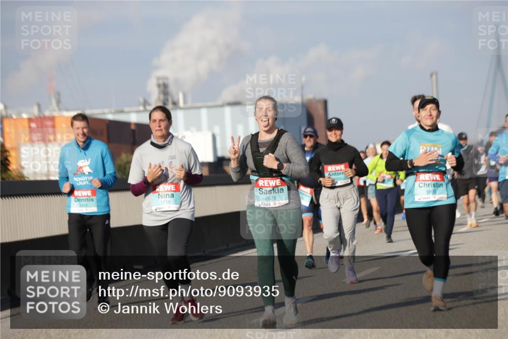 03.10.2025 - Köhlbrandbrückenlauf Jannik Wohlers http://msf.ph/oto/9093935 03.10.2025 10:00:51 Position 3 3450, 1719, 2678, 2293, 1903 meine-sportfotos.de