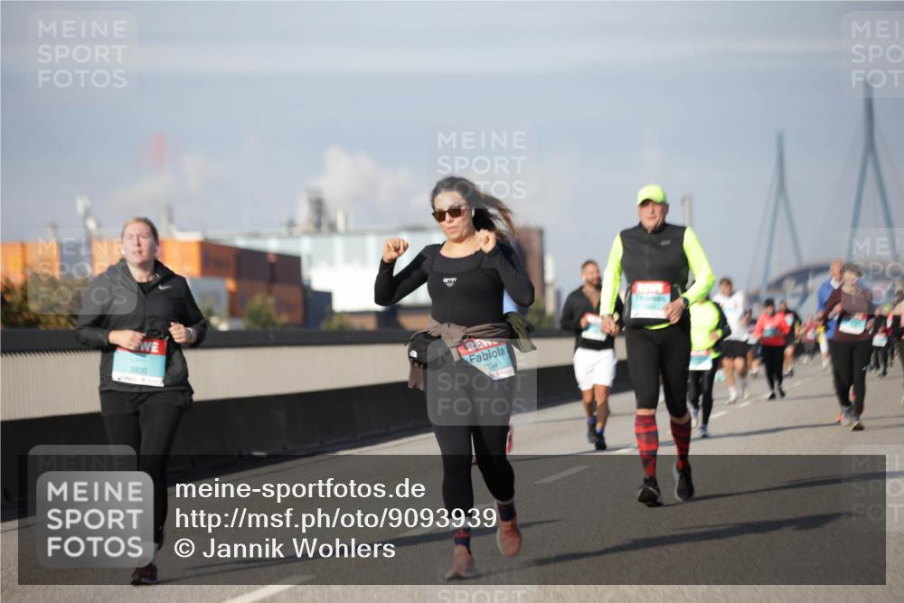 03.10.2025 - Köhlbrandbrückenlauf Jannik Wohlers http://msf.ph/oto/9093939 03.10.2025 10:12:29 Position 3 3800, 334 meine-sportfotos.de