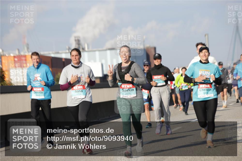 03.10.2025 - Köhlbrandbrückenlauf Jannik Wohlers http://msf.ph/oto/9093940 03.10.2025 10:00:51 Position 3 3450, 1719, 2678, 1903 meine-sportfotos.de