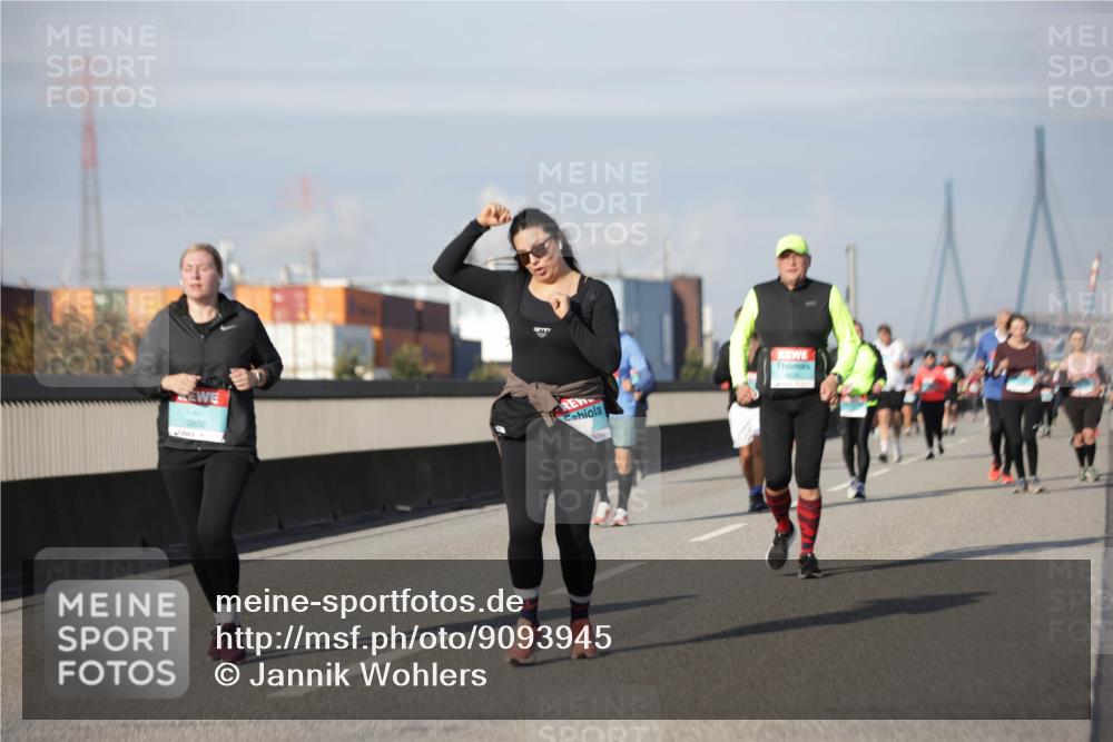 03.10.2025 - Köhlbrandbrückenlauf Jannik Wohlers http://msf.ph/oto/9093945 03.10.2025 10:12:30 Position 3  meine-sportfotos.de