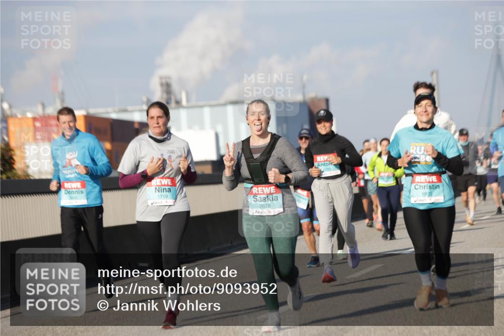 03.10.2025 - Köhlbrandbrückenlauf Jannik Wohlers http://msf.ph/oto/9093952 03.10.2025 10:00:51 Position 3 1719, 2678, 1903 meine-sportfotos.de