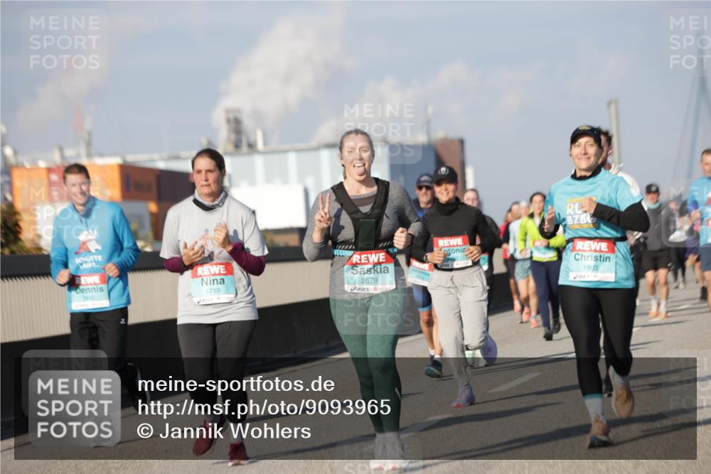 03.10.2025 - Köhlbrandbrückenlauf Jannik Wohlers http://msf.ph/oto/9093965 03.10.2025 10:00:51 Position 3 1719, 2678, 1903 meine-sportfotos.de