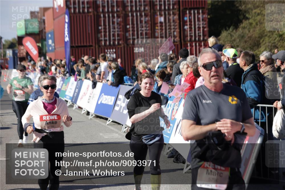 03.10.2025 - Köhlbrandbrückenlauf Jannik Wohlers http://msf.ph/oto/9093971 03.10.2025 13:20:27 Ziel 4385, 4570, 4571, 4591, 4672, 4739, 4790, 4859, 5082, 5144, 5160, 5208, 5543, 5631, 5672, 5790, 5850, 6035, 6136 meine-sportfotos.de