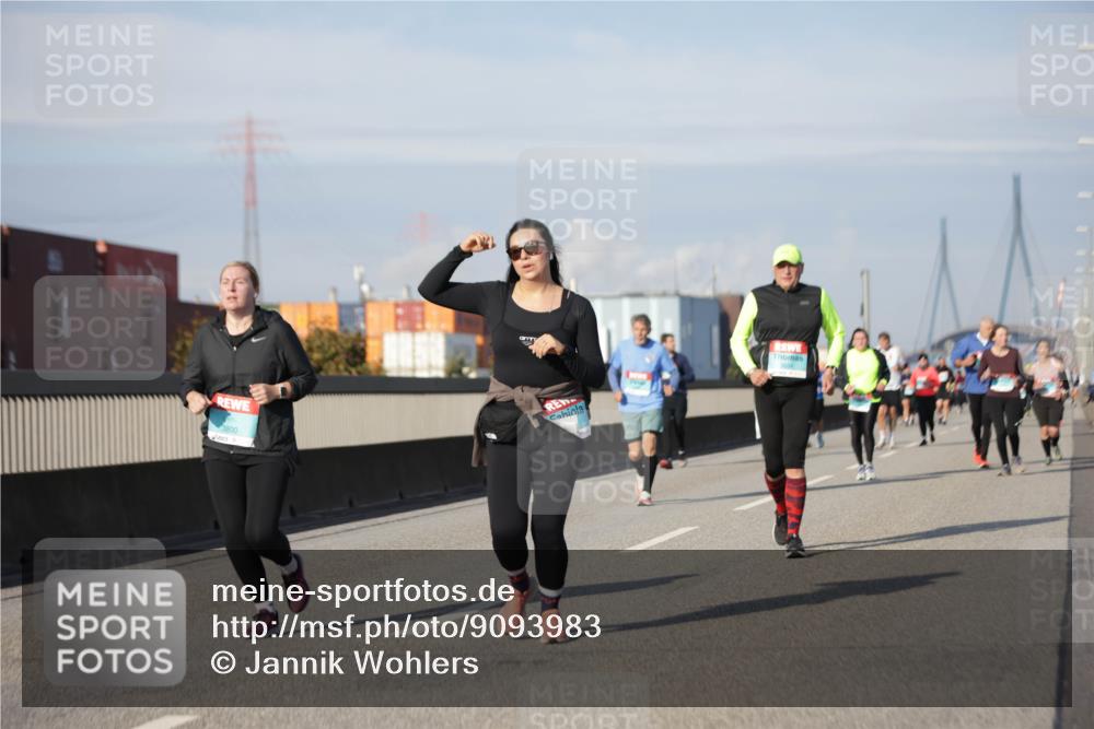 03.10.2025 - Köhlbrandbrückenlauf Jannik Wohlers http://msf.ph/oto/9093983 03.10.2025 10:12:30 Position 3 3800 meine-sportfotos.de