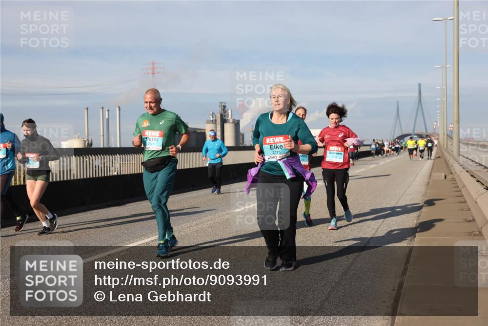03.10.2025 - Köhlbrandbrückenlauf Lena Gebhardt http://msf.ph/oto/9093991 03.10.2025 10:09:03 Position 2 2272, 2175, 33 meine-sportfotos.de