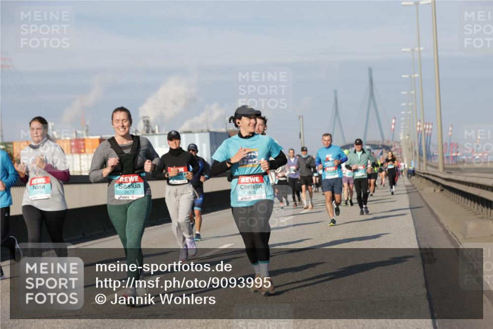 03.10.2025 - Köhlbrandbrückenlauf Jannik Wohlers http://msf.ph/oto/9093995 03.10.2025 10:00:53 Position 3 1719, 2678, 1903 meine-sportfotos.de