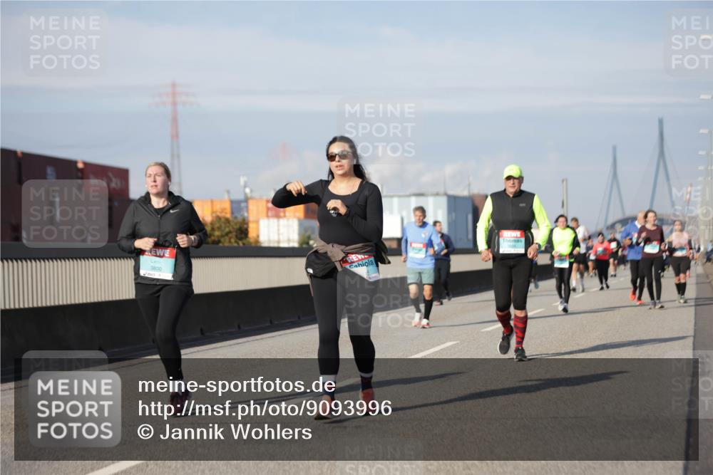03.10.2025 - Köhlbrandbrückenlauf Jannik Wohlers http://msf.ph/oto/9093996 03.10.2025 10:12:31 Position 3 3800 meine-sportfotos.de
