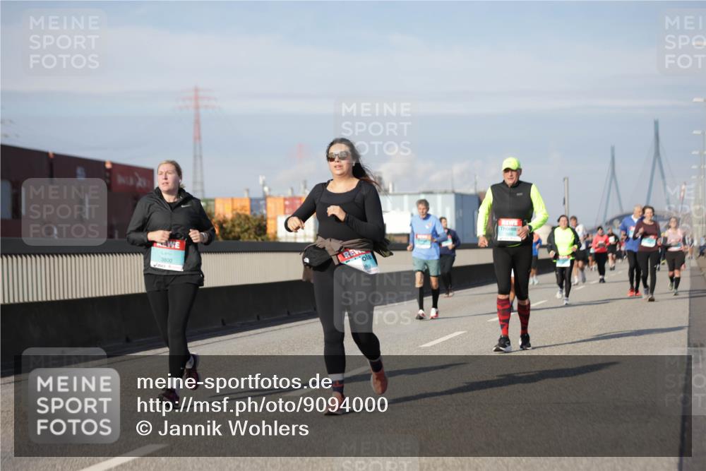 03.10.2025 - Köhlbrandbrückenlauf Jannik Wohlers http://msf.ph/oto/9094000 03.10.2025 10:12:31 Position 3 3800 meine-sportfotos.de
