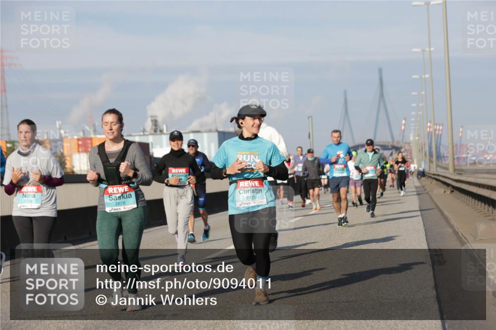 03.10.2025 - Köhlbrandbrückenlauf Jannik Wohlers http://msf.ph/oto/9094011 03.10.2025 10:00:53 Position 3 1719, 2678, 1903 meine-sportfotos.de