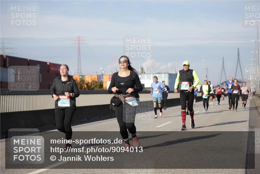 03.10.2025 - Köhlbrandbrückenlauf Jannik Wohlers http://msf.ph/oto/9094013 03.10.2025 10:12:31 Position 3 3800 meine-sportfotos.de