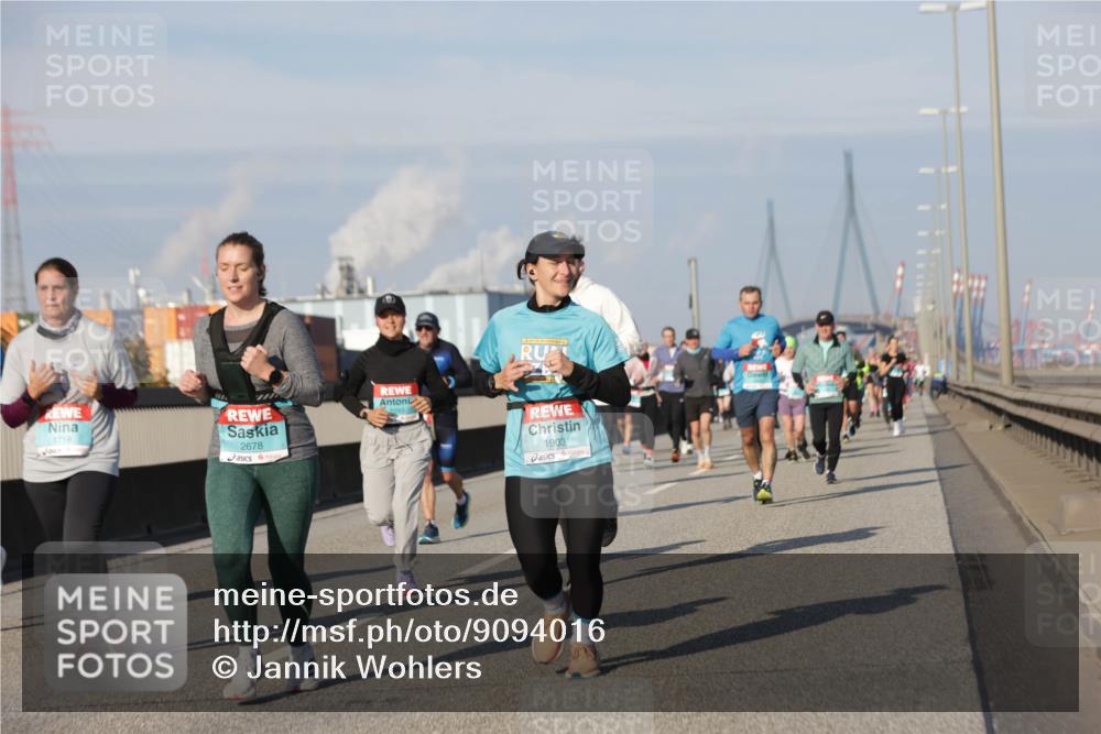 03.10.2025 - Köhlbrandbrückenlauf Jannik Wohlers http://msf.ph/oto/9094016 03.10.2025 10:00:53 Position 3 1719, 2678, 1903 meine-sportfotos.de
